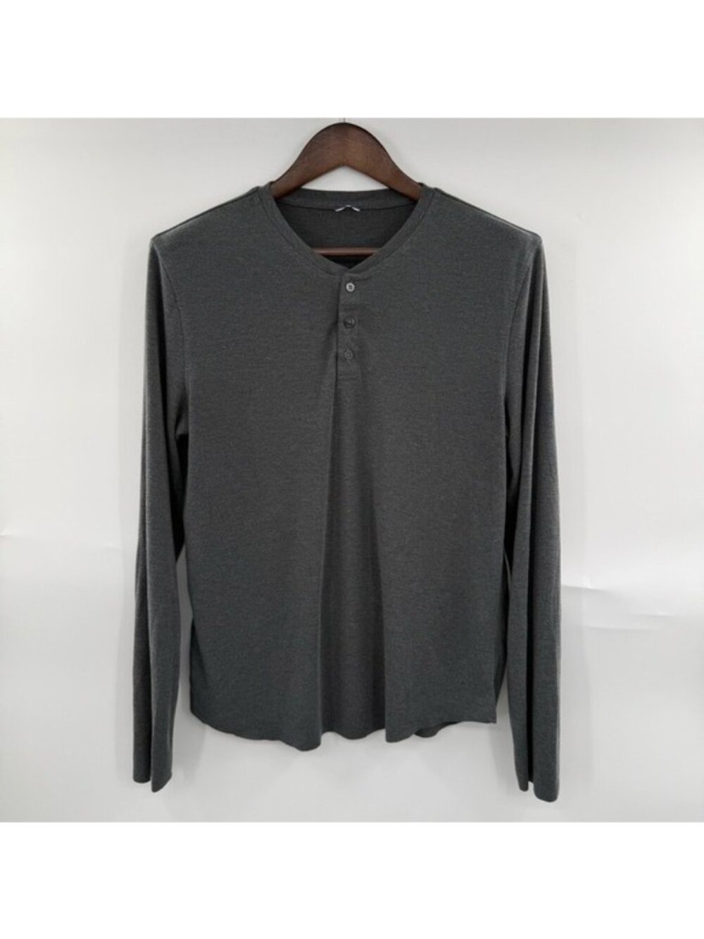 Kit and Ace First Class Henley Tee Men’s Size Small Gray Long Sleeve Minimalist